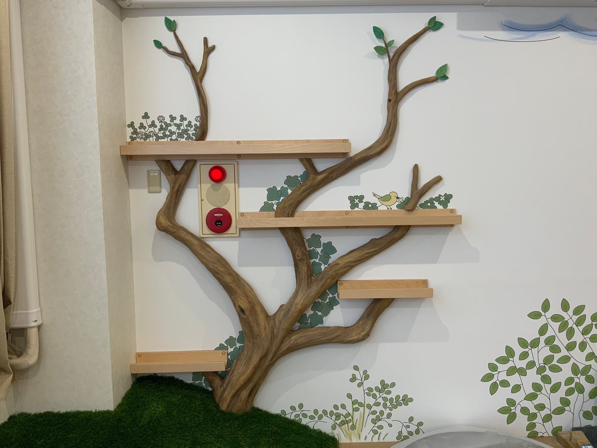 図書コーナー本棚擬木制作